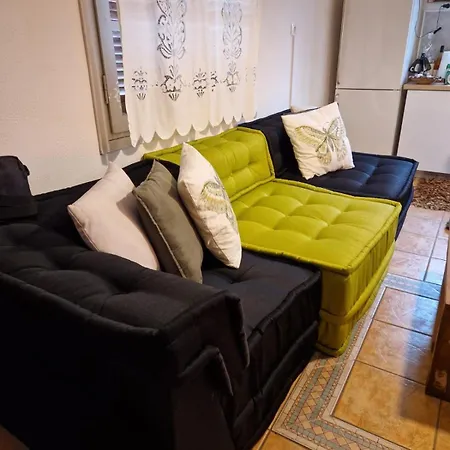 בית נופש Quiet Village Escape With Bbq, Garden Ipsilantis