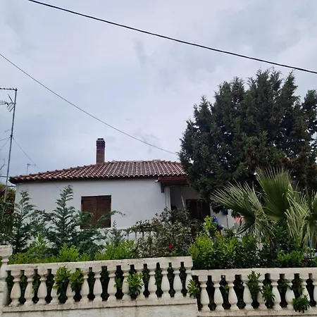 Quiet Village Escape With Bbq, Garden * Ipsilantis
