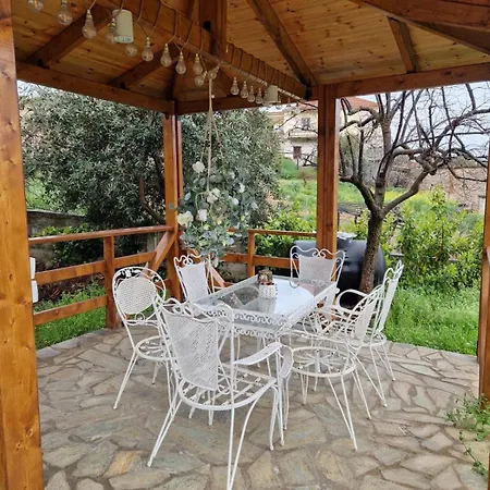 Quiet Village Escape With Bbq, Garden בית נופש